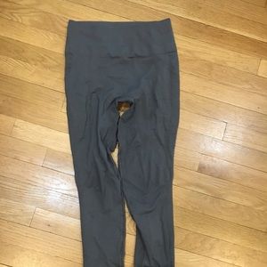 Lululemon Size 8 Gray